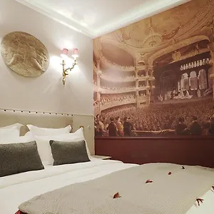  Apartment Palais Royal Chicsuites France